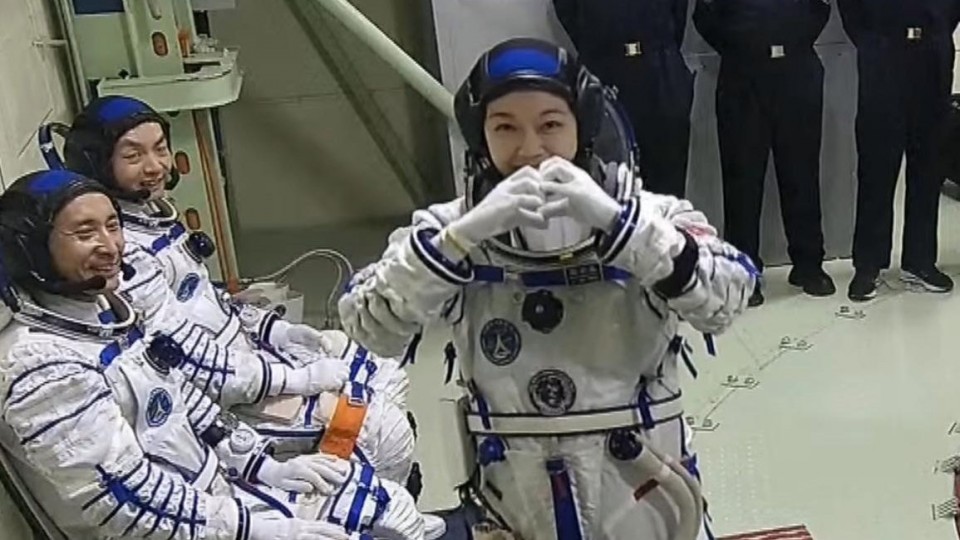 家國同心向太空 香港圓夢蒼穹中